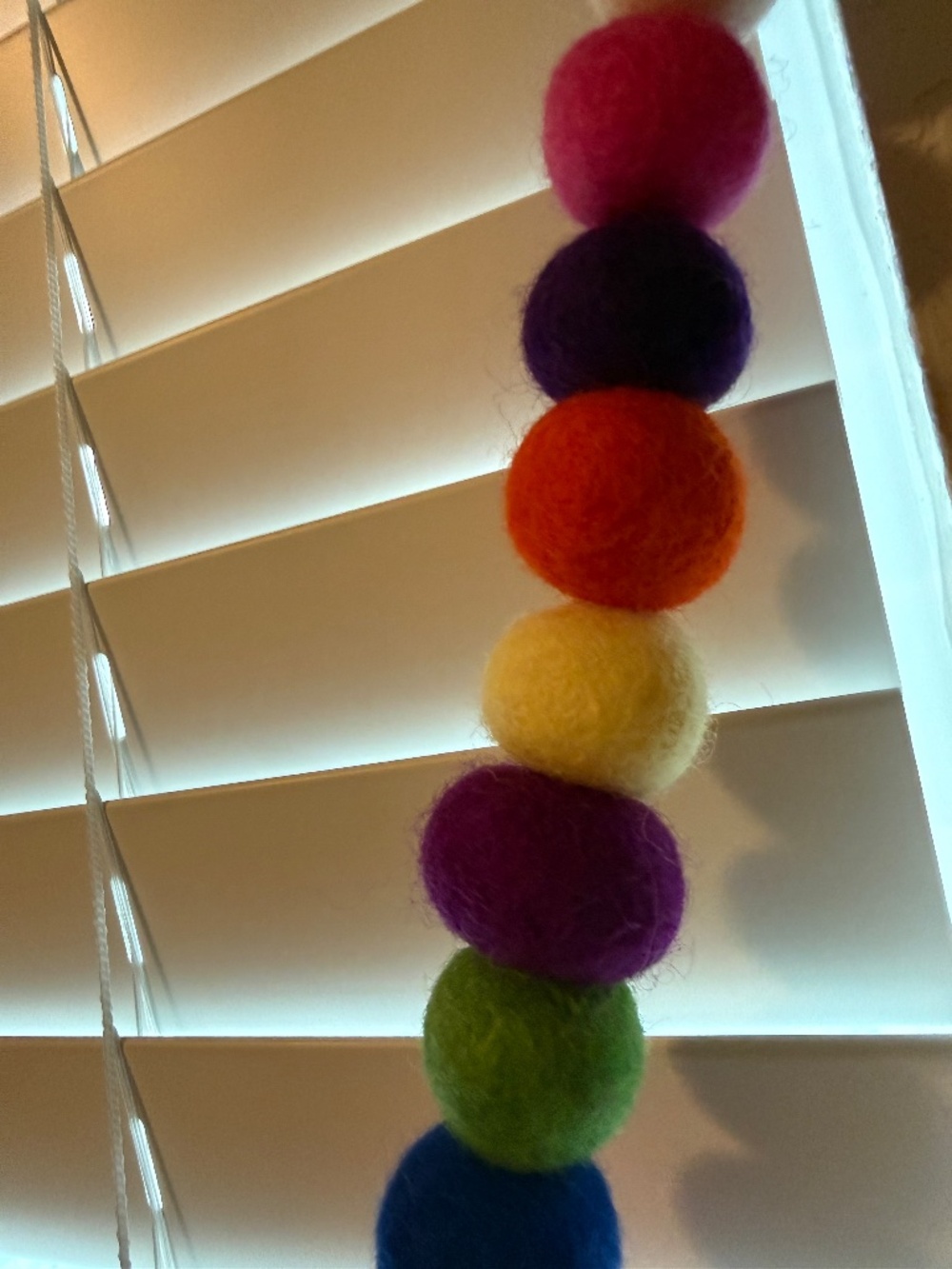 Multicolor Felt Garland - Picture 4 of 4